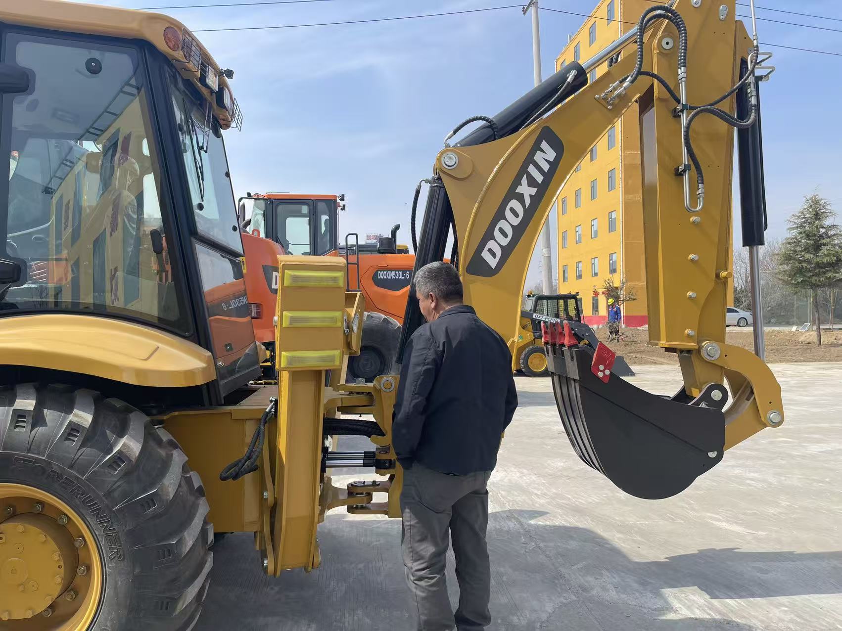 Zákazníci z Jižní Ameriky navštěvují naši továrnu